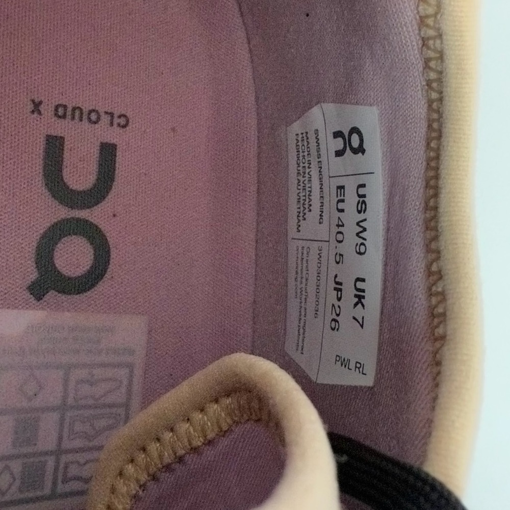 On Running Women's Trail Sneakers in Lavender with Black Outsole - Picture 10 of 16